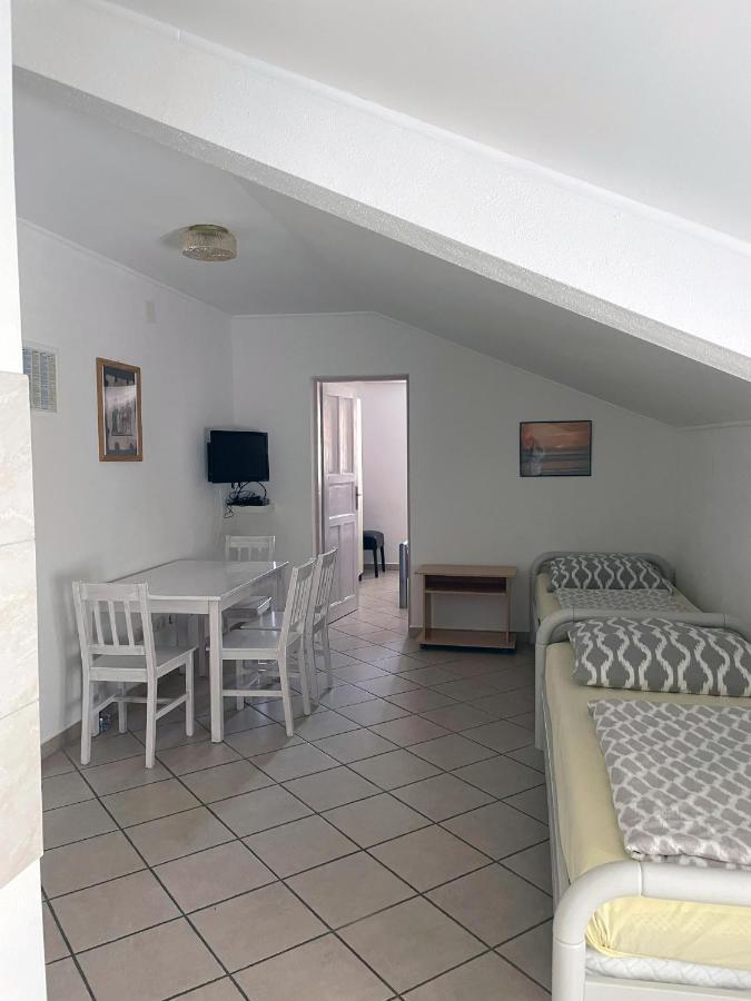 Apartment Anic Karlobag Kültér fotó