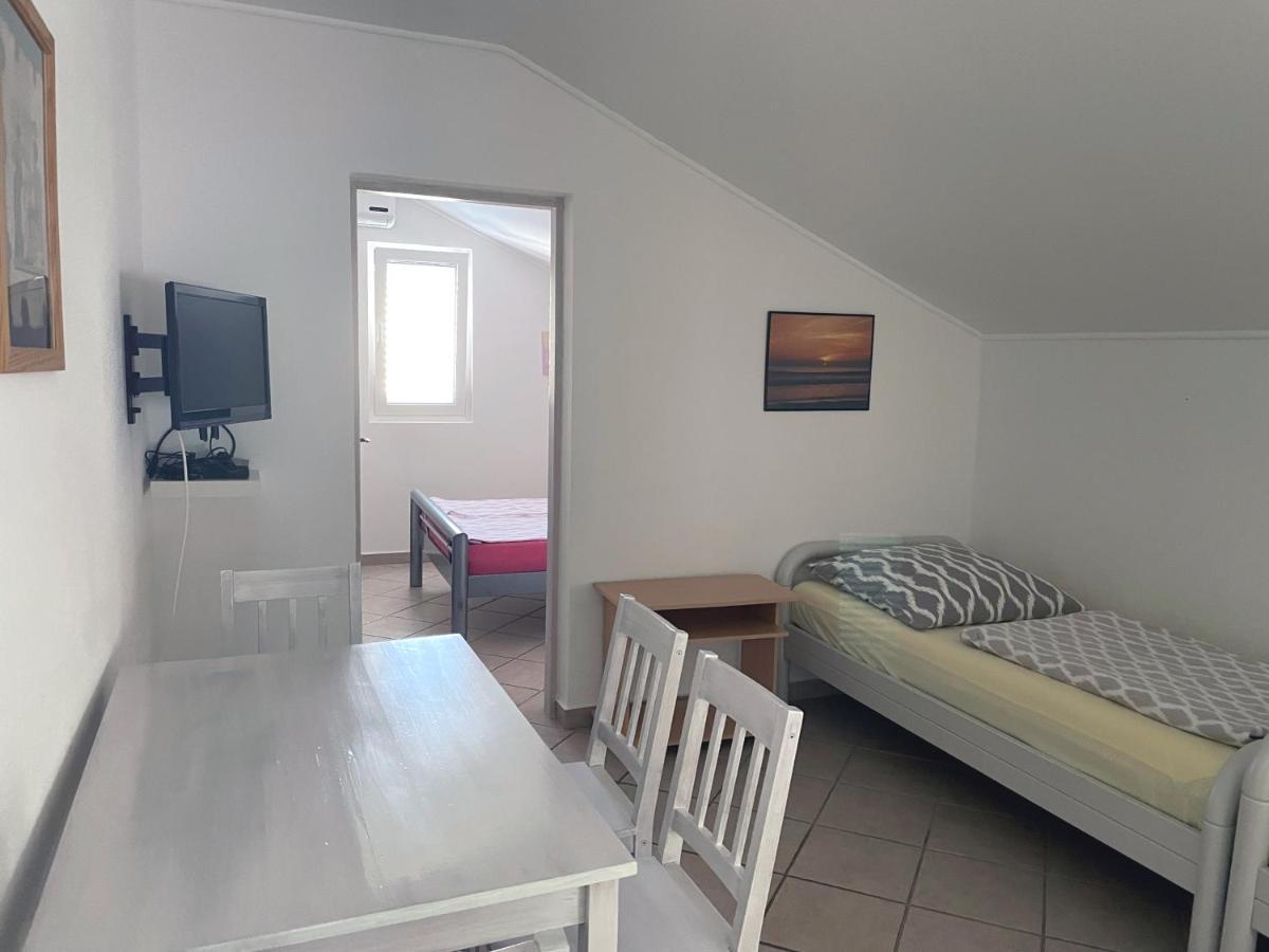 Apartment Anic Karlobag Kültér fotó