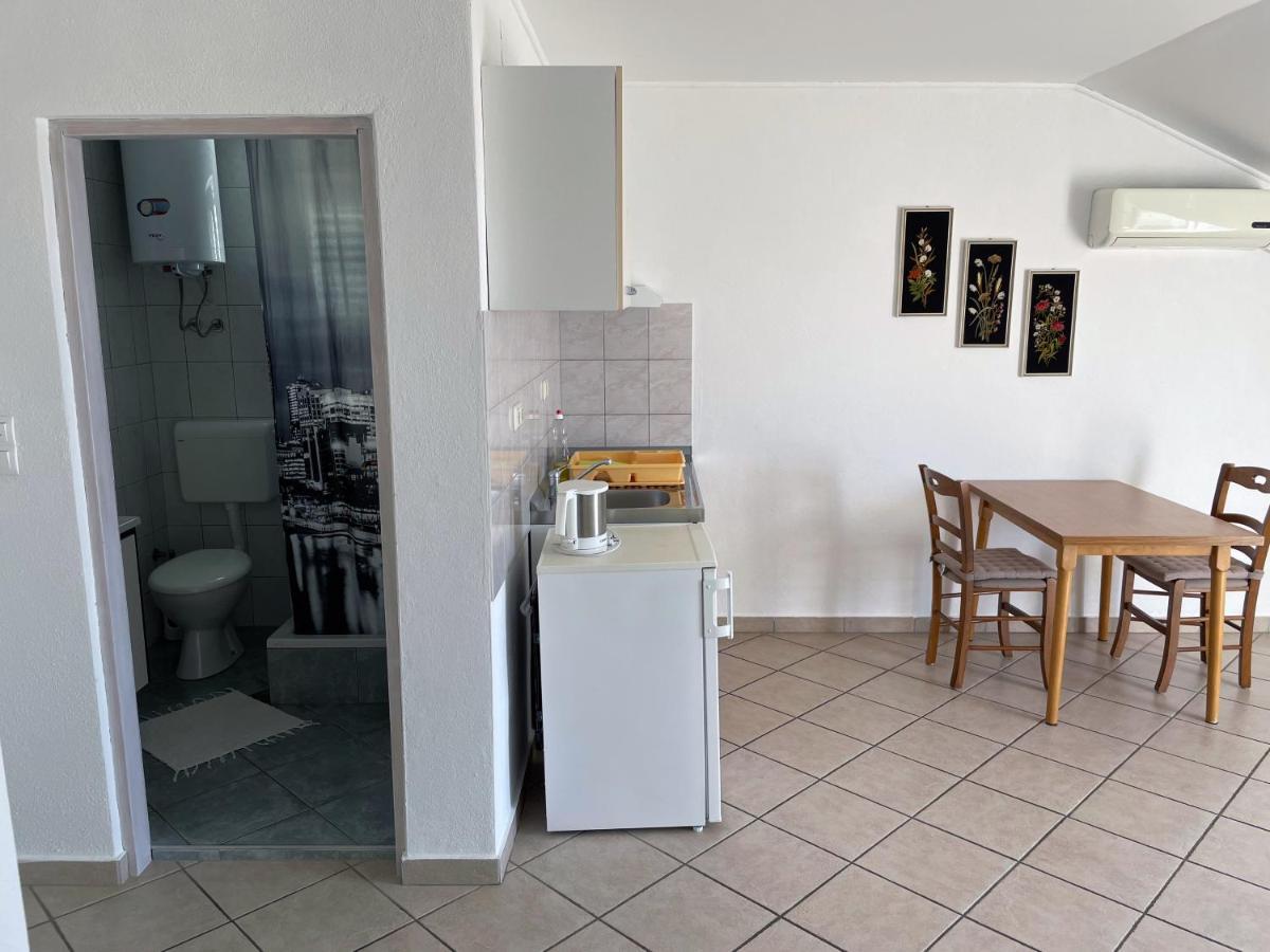 Apartment Anic Karlobag Kültér fotó